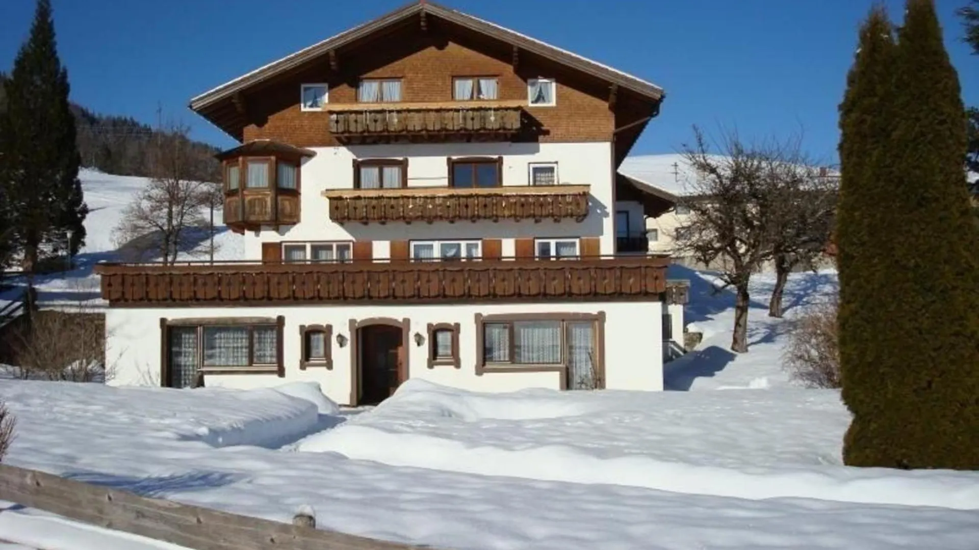 אופטרשוואנג Panoramabergblickwohnung In Ruhiger Einzellage דירה